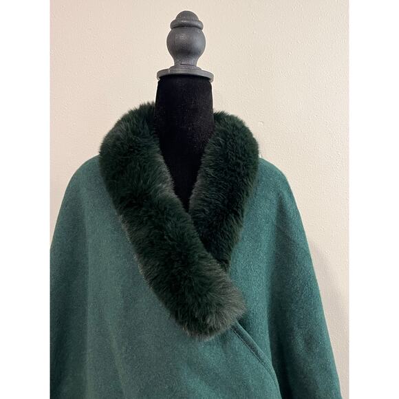 Belle by Kim Gravel One Size Plus Faux Fur Trim Shawl Wrap Green Winter Ruana - Picture 2 of 9